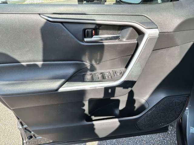 Used 2024 Toyota RAV4 XLE FWD image 22