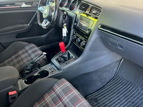 Used 2017 Volkswagen GTI S FWD image 17