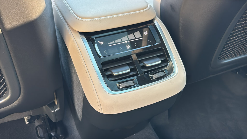 Certified 2026 Volvo XC90 B6 Plus AWD/4WD image 9