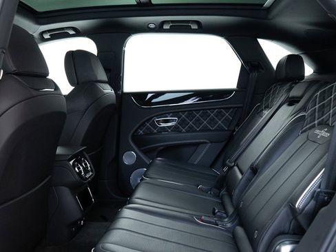 Certified 2021 Bentley Bentayga image 24