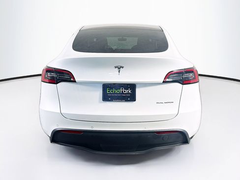 Used 2021 Tesla Model Y Long Range AWD/4WD image 7