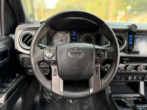 Used 2019 Toyota Tacoma TRD Off-Road image 41