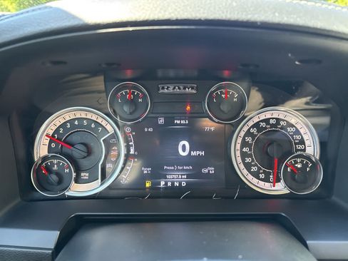 Used 2016 RAM 1500 Laramie w/ Convenience Group AWD/4WD image 16