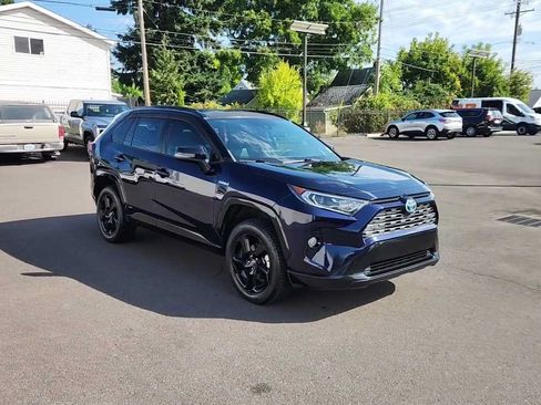 Used 2020 Toyota RAV4 XSE AWD/4WD image 2