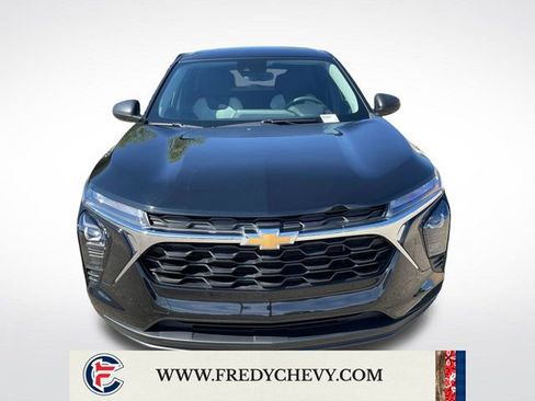 Used 2024 Chevrolet Trax LS FWD image 8