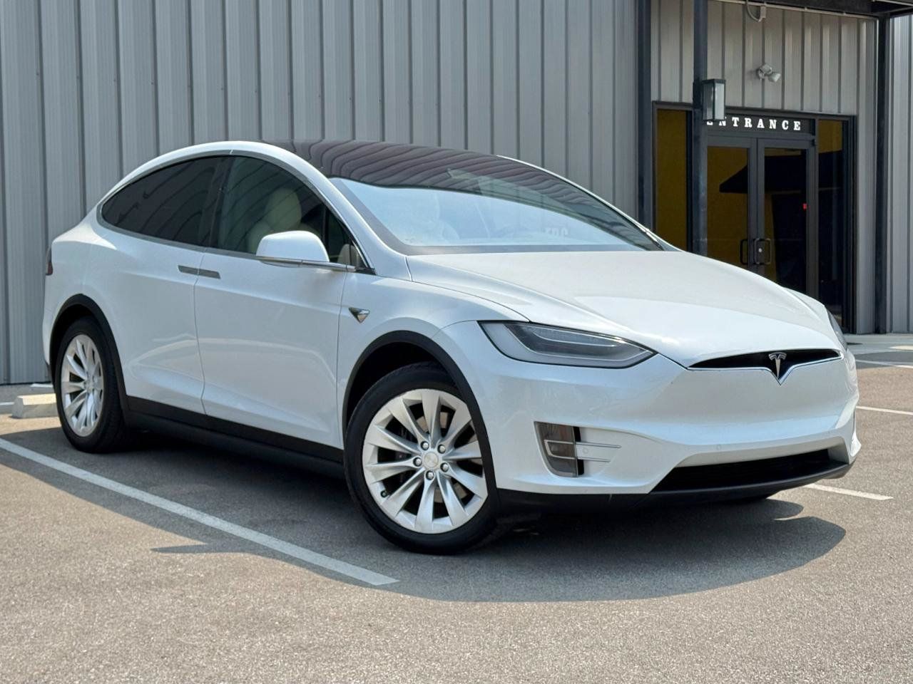 Used 2020 Tesla Model X Long Range AWD/4WD image 3