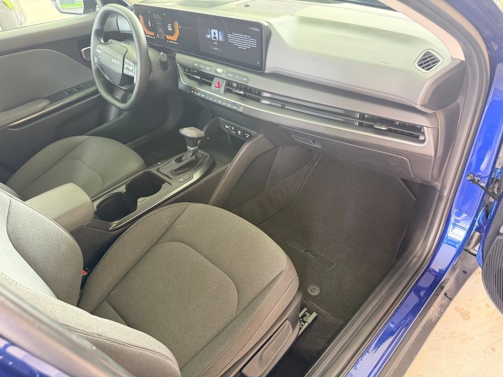 Used 2025 Kia K4 FWD image 35