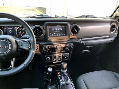 Used 2023 Jeep Gladiator Sport image 6
