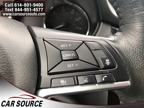 Used 2018 Nissan Rogue SV w/ Premium Package image 11