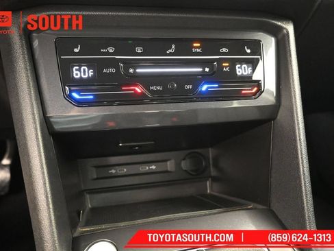 Used 2024 Volkswagen Tiguan SE AWD/4WD image 21