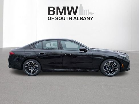 New 2026 BMW 530i xDrive w/ M Sport Package image 3