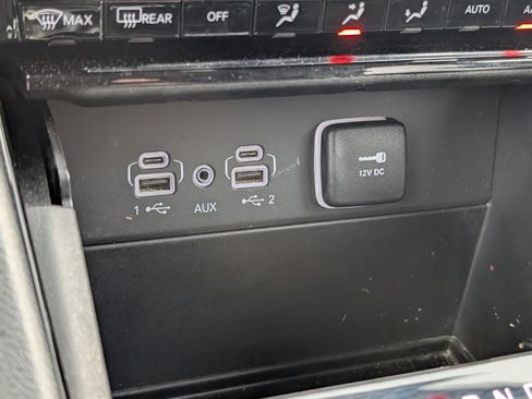 Used 2023 Jeep Grand Cherokee Limited RWD image 28