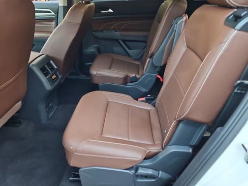 Used 2023 Volkswagen Atlas SE w/ Black Wheel Package image 13