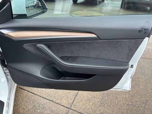 Used 2023 Tesla Model 3 Standard Range image 29
