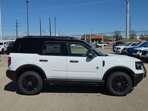 New 2026 Ford Bronco Sport Outer Banks w/ Sasquatch Outer Banks Package image 2