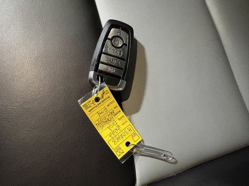 Certified 2022 Ford Explorer XLT w/ Equipment Group 202A image 9