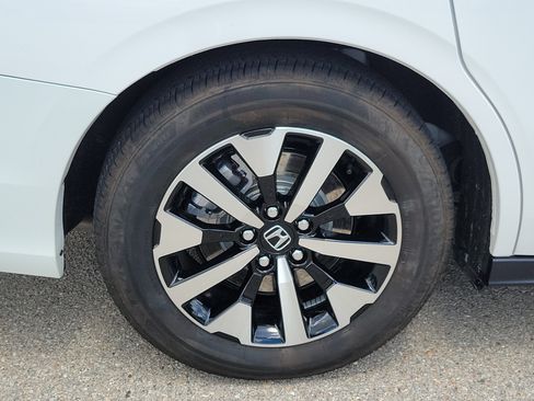 Used 2025 Honda Odyssey EX-L image 11