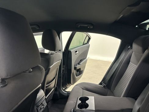 Used 2019 Dodge Charger R/T w/ Blacktop Package image 30