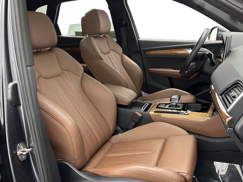 Used 2022 Audi Q5 e Premium Plus w/ Premium Plus Package image 39