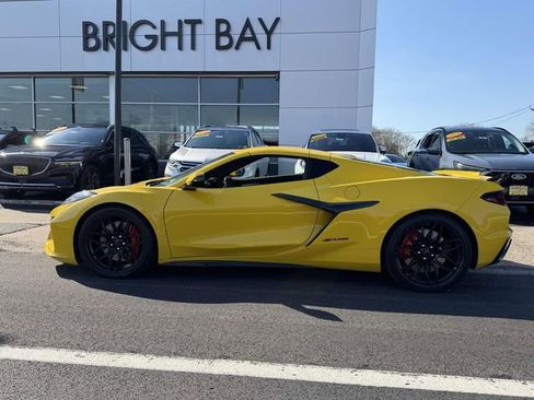Used 2025 Chevrolet Corvette Z06 RWD image 6
