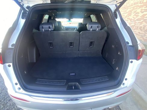 Used 2024 Buick Enclave Premium image 16