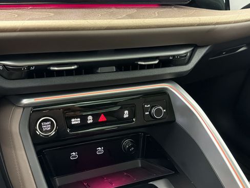 Certified 2025 Audi Q5 Premium w/ Convenience Package AWD/4WD image 19
