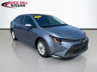 Used 2020 Toyota Corolla XLE video 1