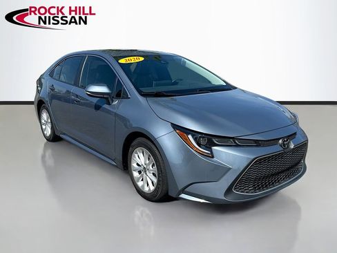 Used 2020 Toyota Corolla XLE image 1