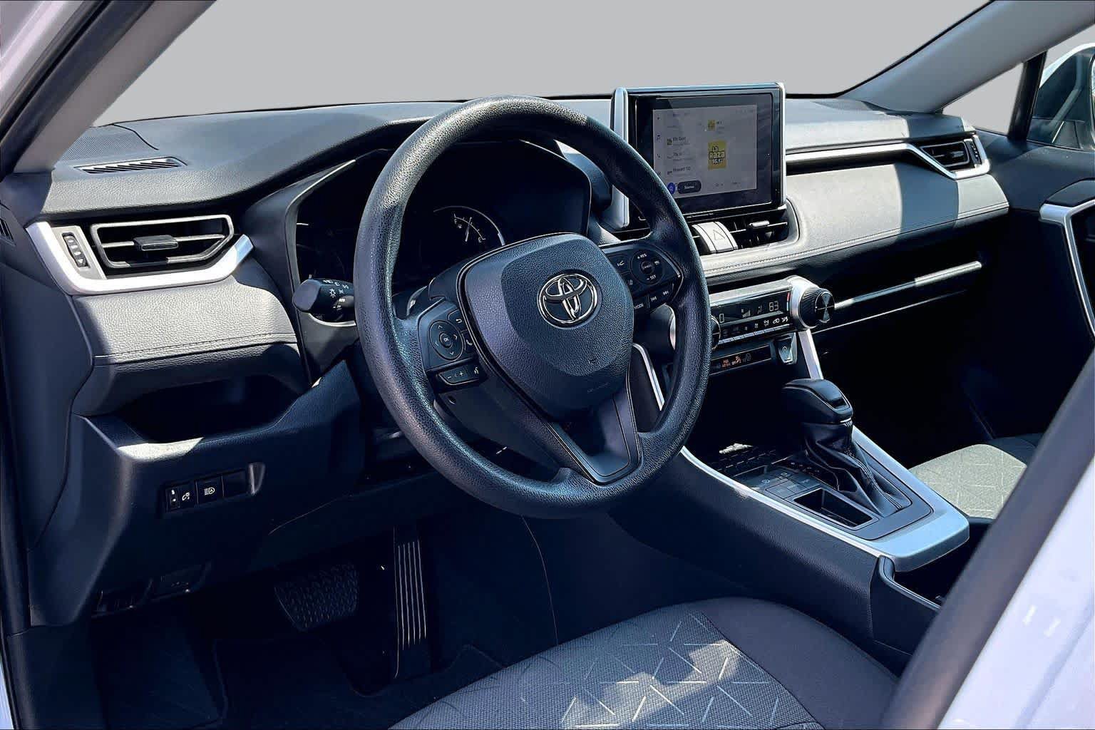 Used 2023 Toyota RAV4 XLE FWD image 18