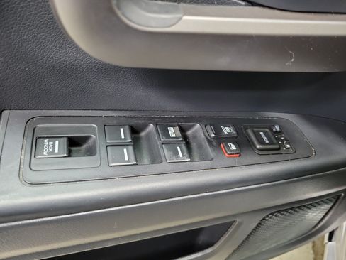 Used 2014 Honda Ridgeline SE image 18