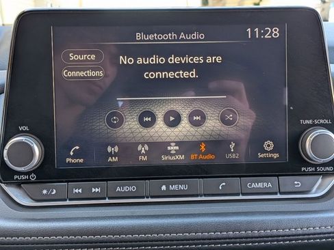 Used 2024 Nissan Rogue SV image 14