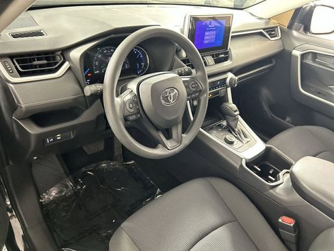 Used 2025 Toyota RAV4 LE image 11