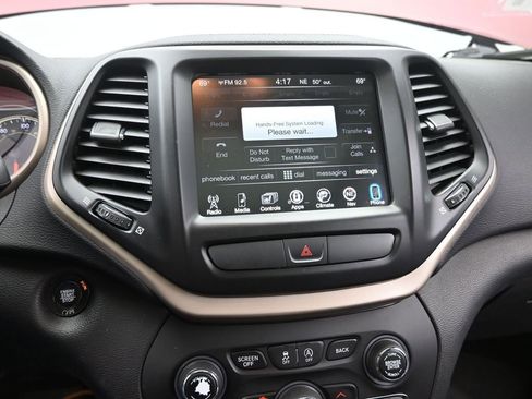 Used 2017 Jeep Cherokee Limited image 34