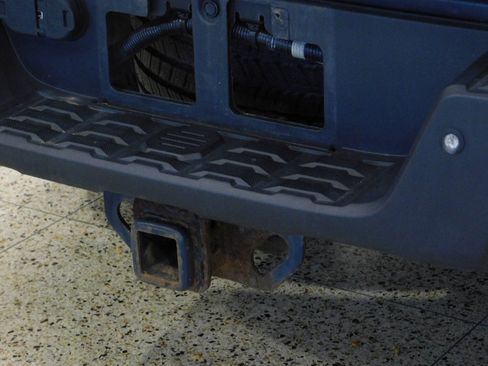 Used 2017 Toyota Tacoma Limited image 69