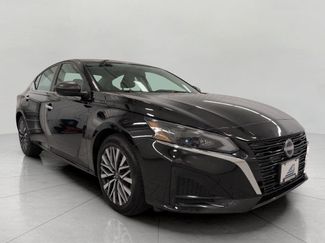 Used 2025 Nissan Altima 2.5 SV FWD video 1