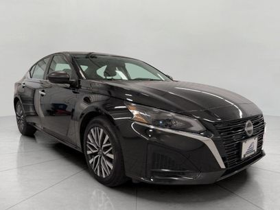 Used 2025 Nissan Altima 2.5 SV