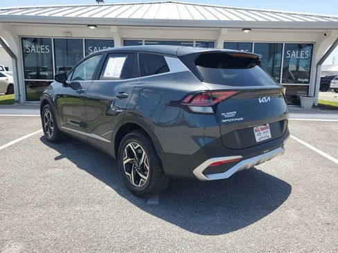 Used 2023 Kia Sportage LX AWD/4WD image 3