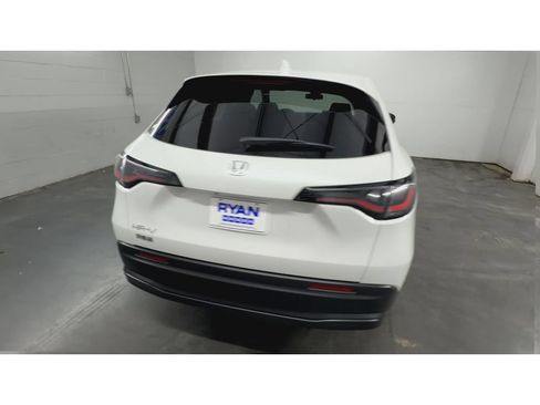 Certified 2026 Honda HR-V LX image 8
