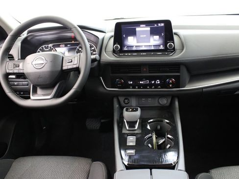 New 2026 Nissan Rogue SV FWD image 9