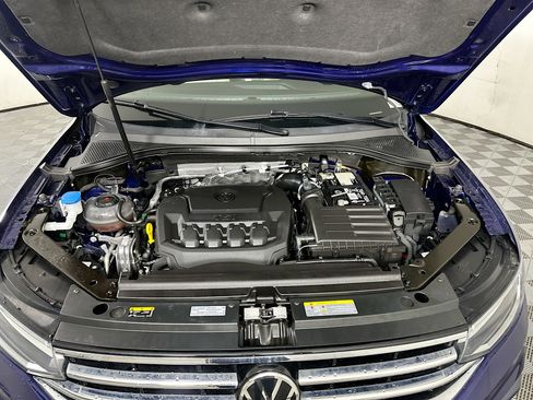 Used 2024 Volkswagen Tiguan SE FWD image 34