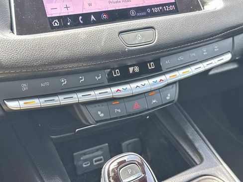 Used 2023 Cadillac XT4 Premium Luxury w/ Driver Assist Package FWD image 31