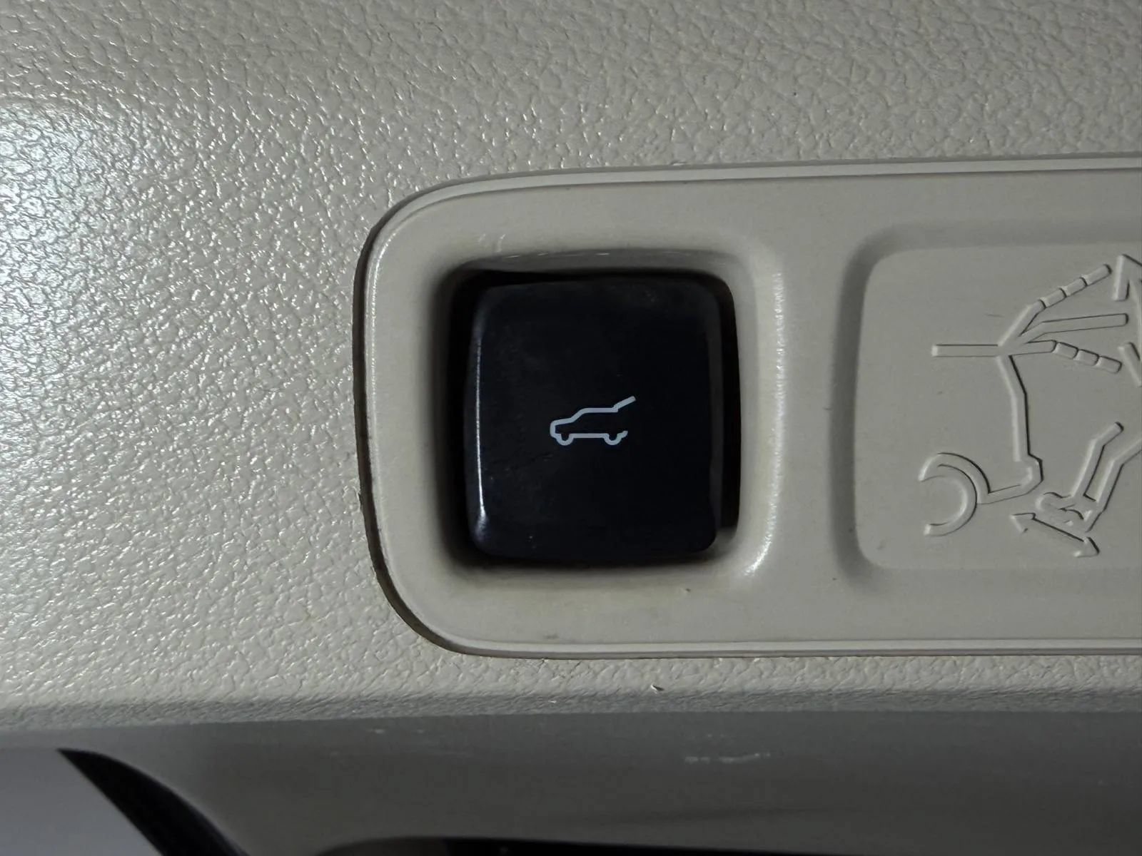 Used 2018 Lincoln Navigator Select AWD/4WD image 16