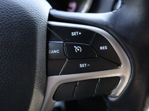 Used 2019 Jeep Grand Cherokee Limited AWD/4WD image 34