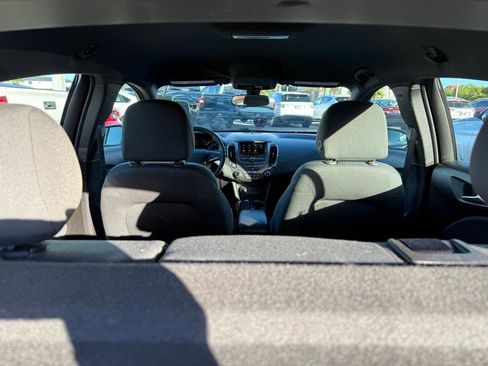 Used 2019 Chevrolet Cruze LT w/ Convenience Package image 9