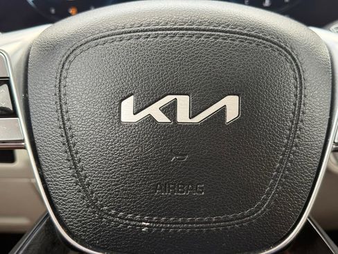 Certified 2023 Kia Telluride SX image 32