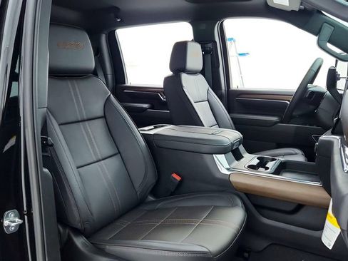 Used 2024 Chevrolet Silverado 2500 High Country w/ Technology Package AWD/4WD image 38