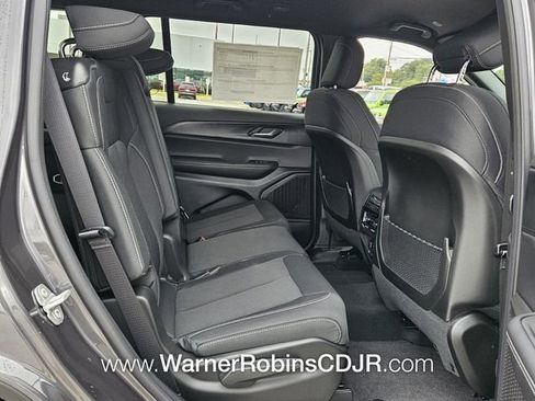 New 2025 Jeep Grand Cherokee L Laredo w/ Luxury Tech Group I image 18
