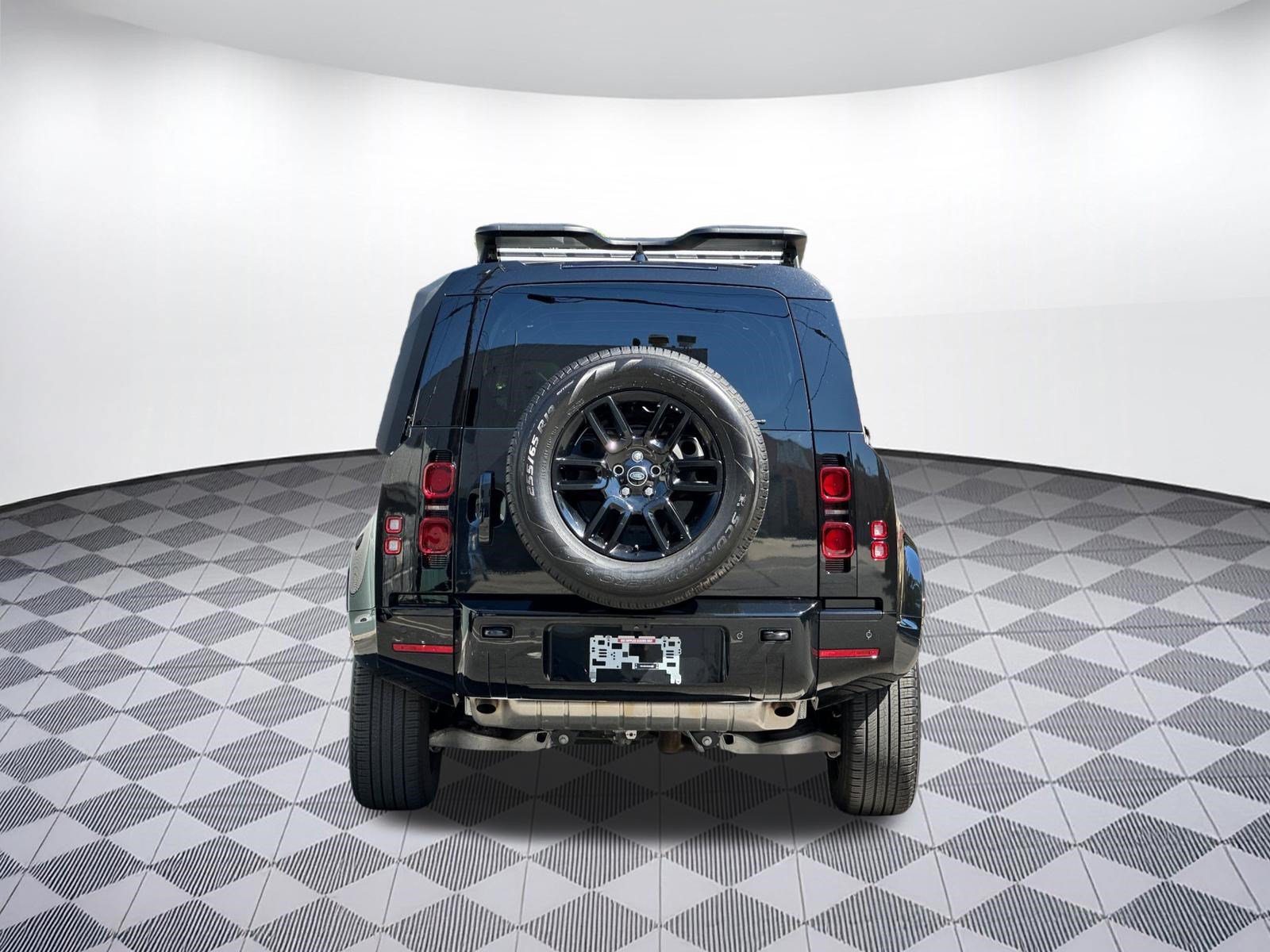 Used 2024 Land Rover Defender 110 X-Dynamic SE AWD/4WD image 9