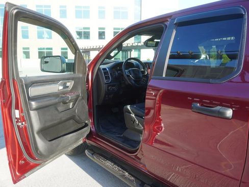 Used 2019 RAM 1500 Big Horn AWD/4WD image 14