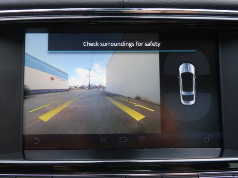 Used 2016 Jaguar XJ Supercharged image 18